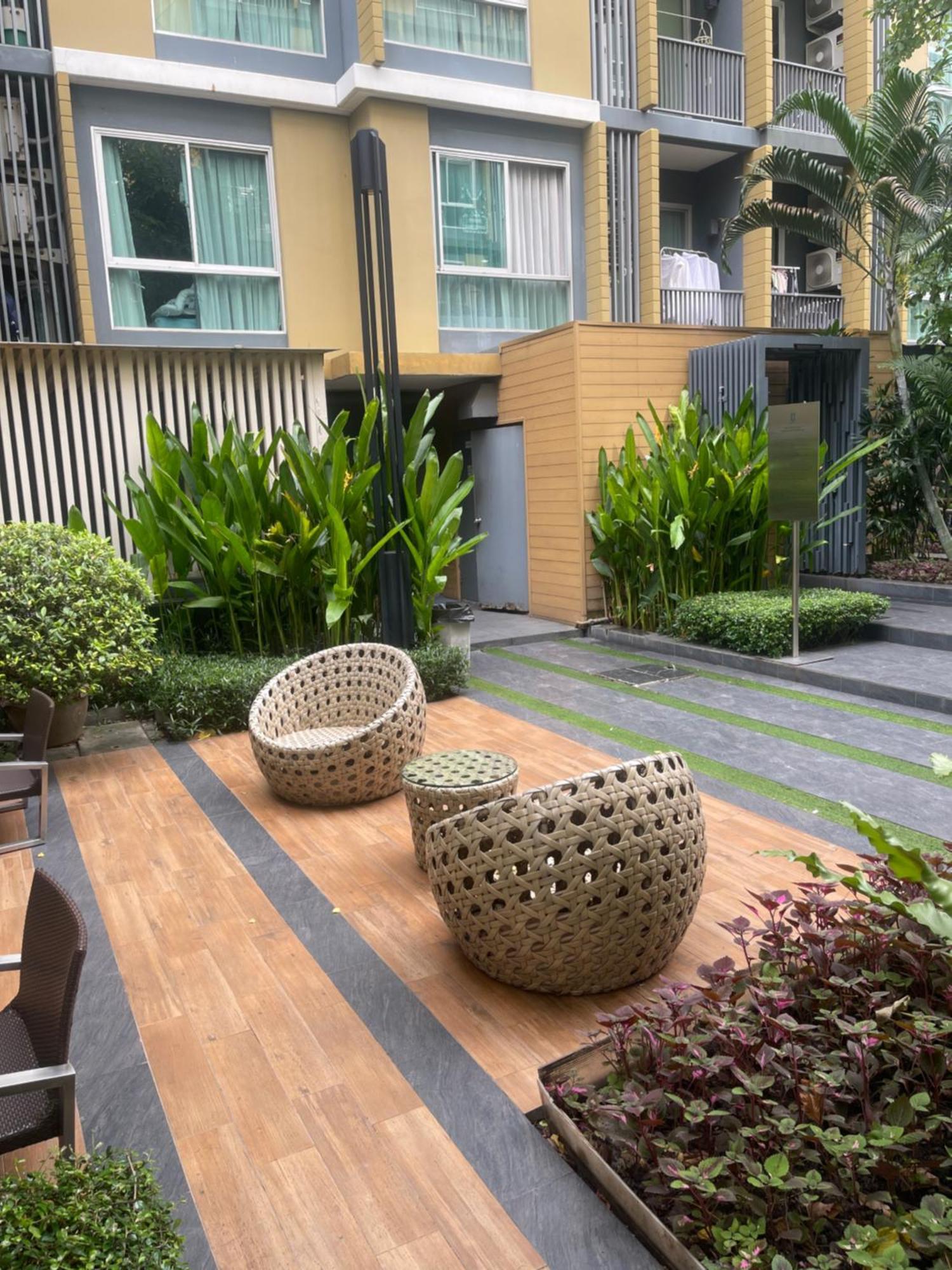 Welcome To Warm Here Have Gym Saona Netflix * Bangkok