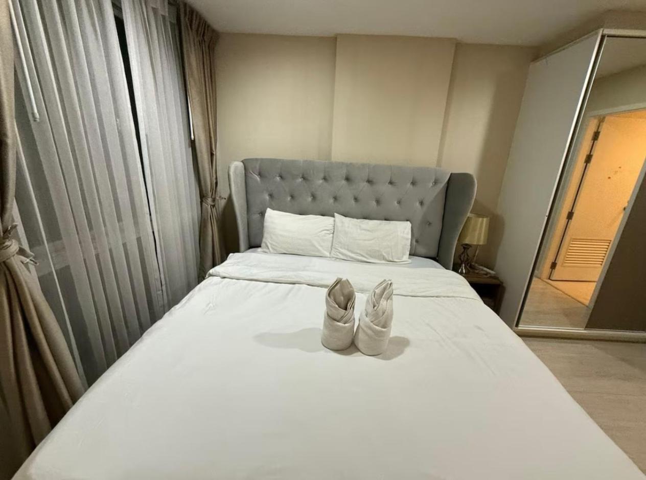 Welcome To Warm Here Have Gym Saona Netflix Bangkok